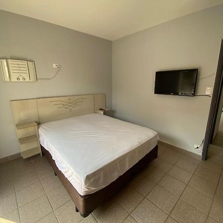 Apartamento Com Estacionamento, Wi-Fi, Ar Condicionado A 300 Metros Da Praia Da Enseada No Guaruja. Eksteriør billede