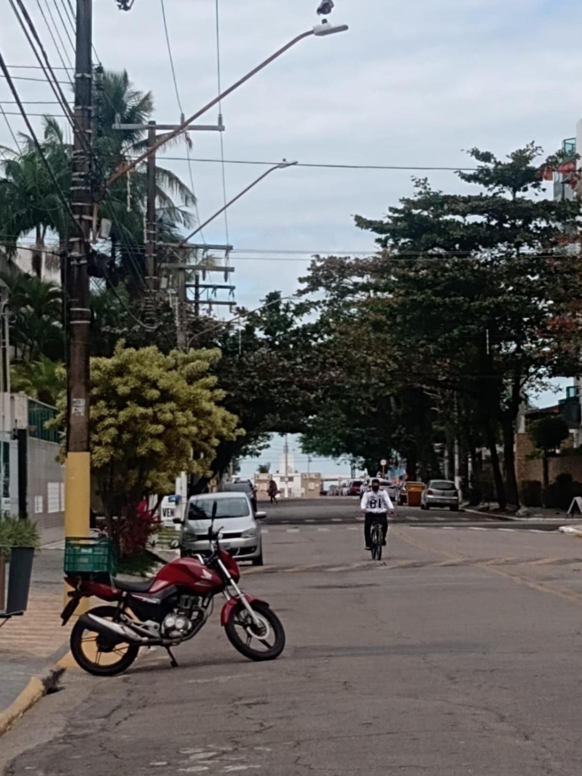 Apartamento Com Estacionamento, Wi-Fi, Ar Condicionado A 300 Metros Da Praia Da Enseada No Guaruja. Eksteriør billede