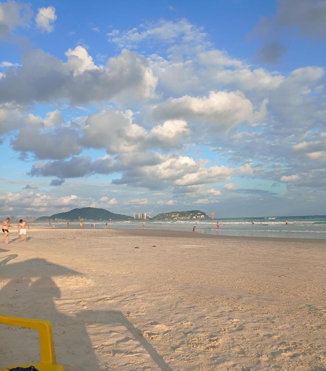 Apartamento Com Estacionamento, Wi-Fi, Ar Condicionado A 300 Metros Da Praia Da Enseada No Guaruja. Eksteriør billede